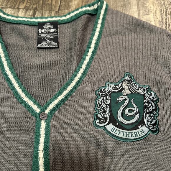 Wizarding World Harry Potter Slytherin crest patch Cardigan Green Gray M EUC - Picture 2 of 6